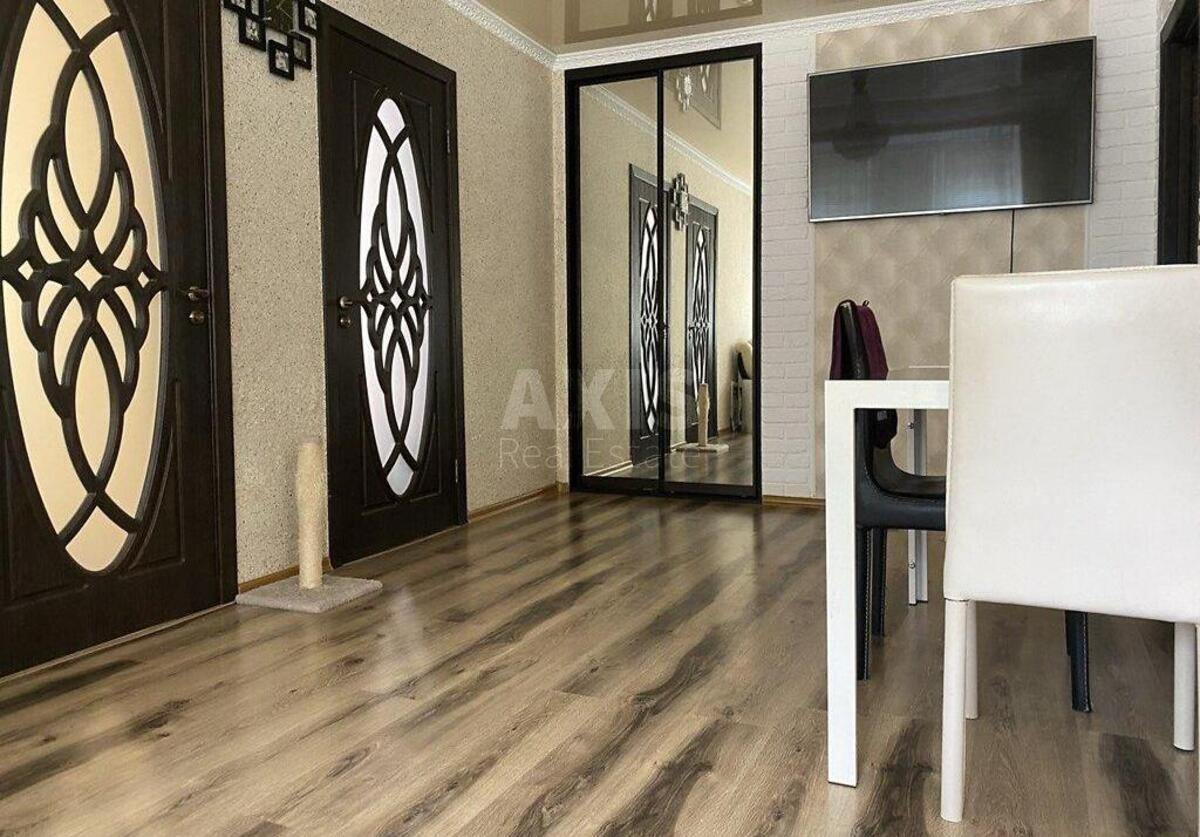 3k apartment shose Boryspil's'ke 7Б0
