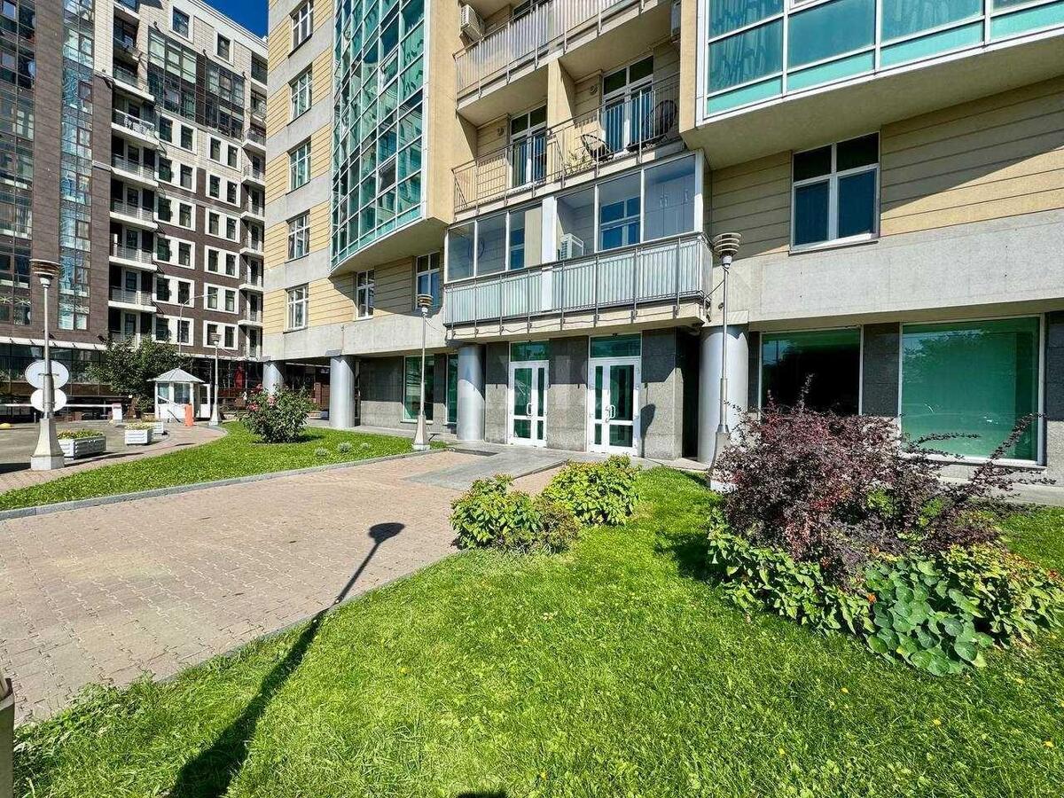 Service object vul. Dragomyrova Myhajla 7, 91m2