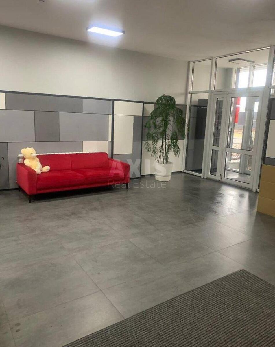3k apartment vul. Mykil's'ko-Slobids'ka 155