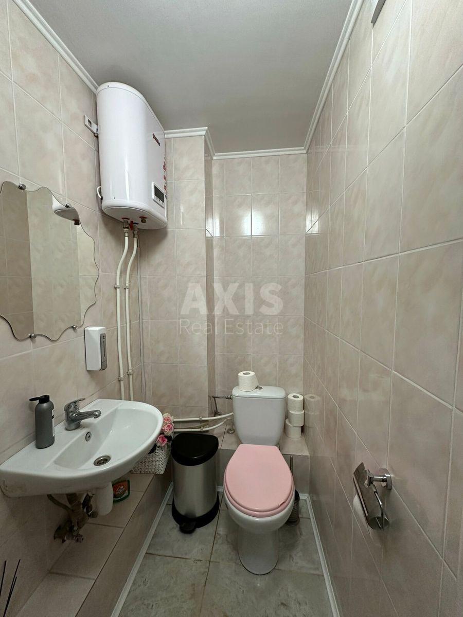 Офис бул. Дарницкий 8, 258м24