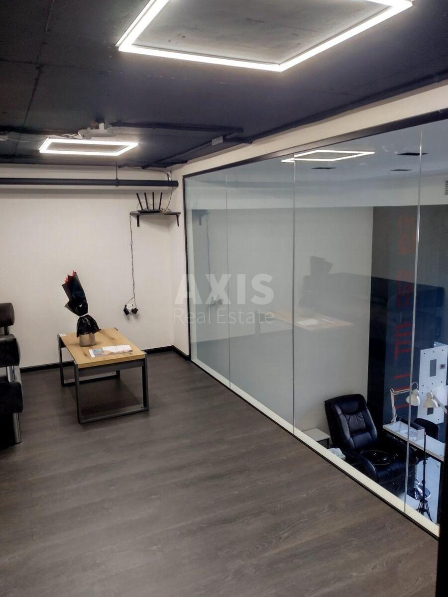 Trade object vul. Stusa Vasylja 35, 86m23