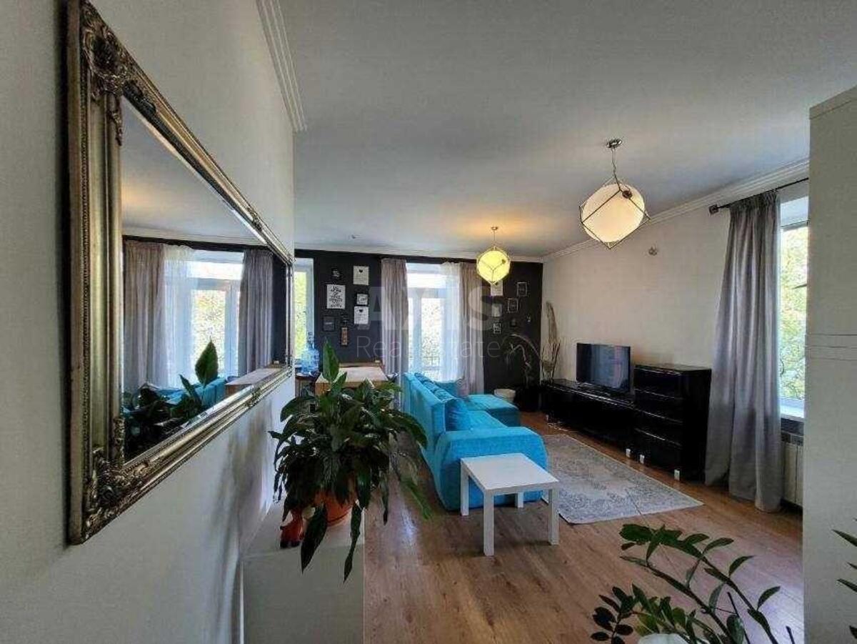 3k apartment vul. Olegivs'ka 44А