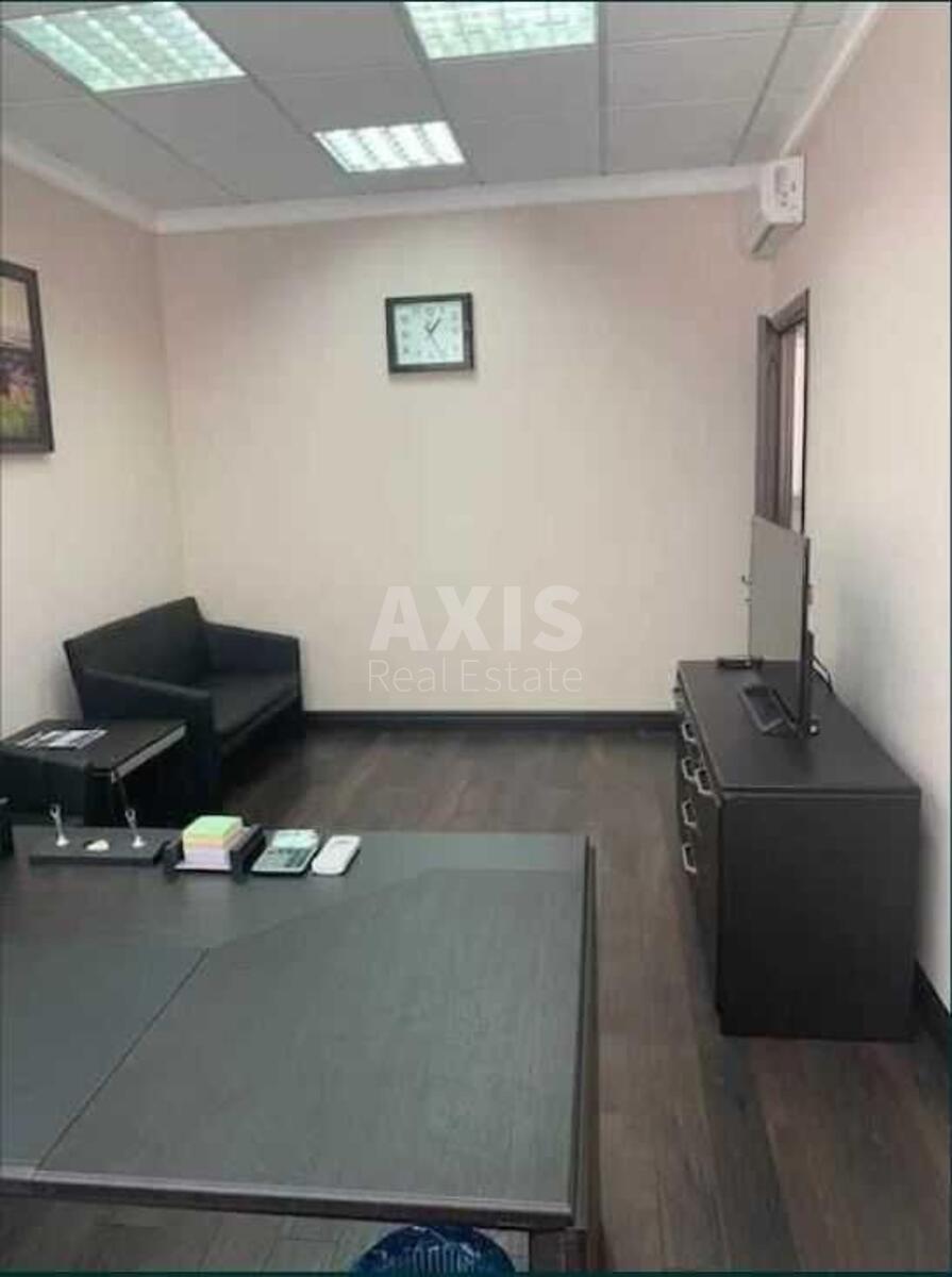 Office bul. Lesi Ukrai'nky 26, 78m22