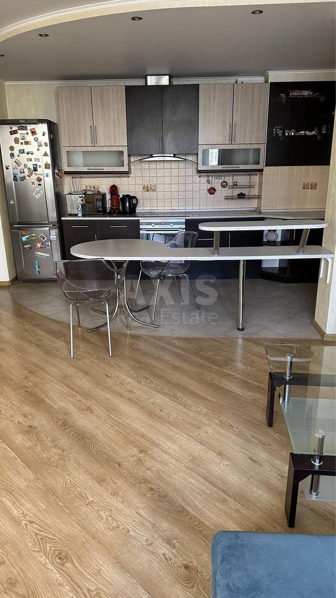 2k apartment vul. Zarichna 4/2