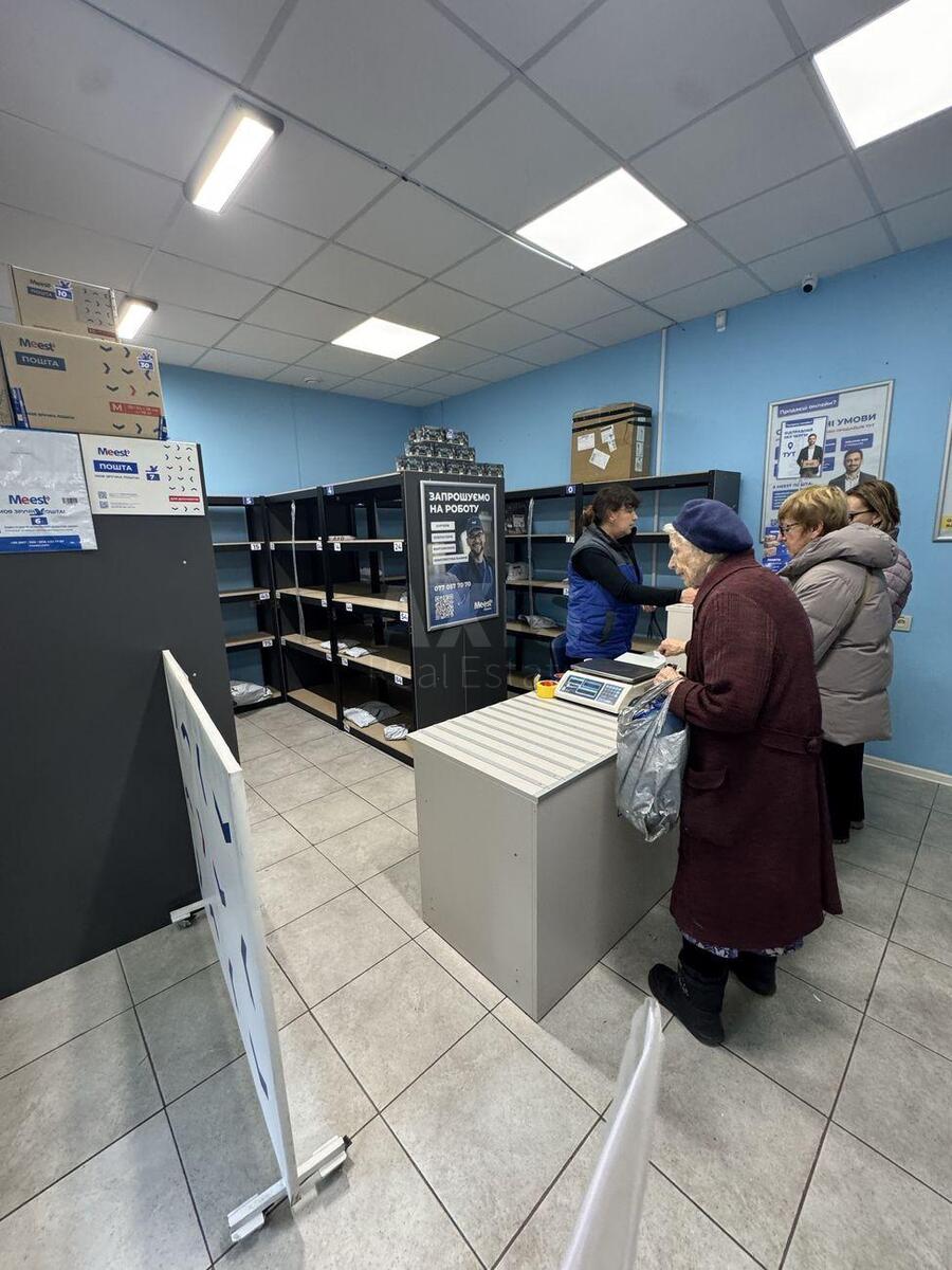 Об'єкт торгівлі вул. Ольжича 10, 42м2608812