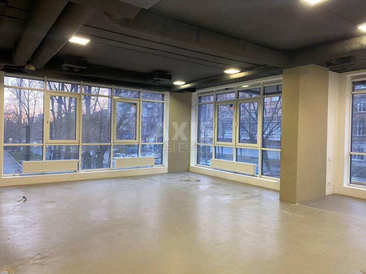Office vul. Dilova 5Б, 200m2