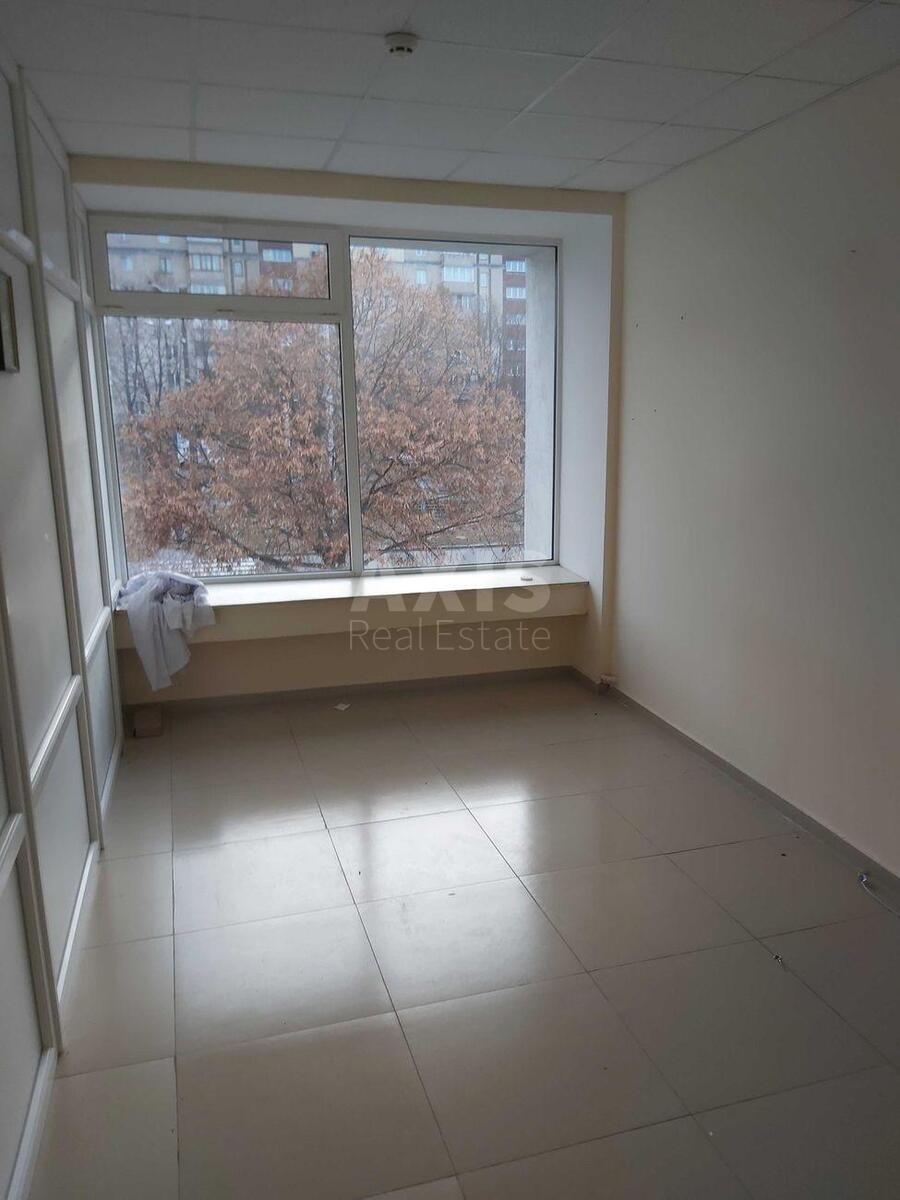 Trade object vul. Symyrenka 17А, 330m26