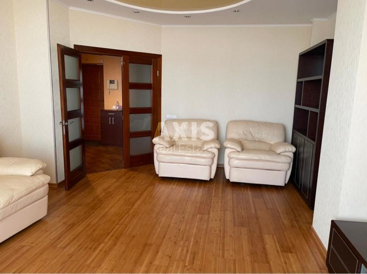 3k apartment vul. Makii'vs'ka 83