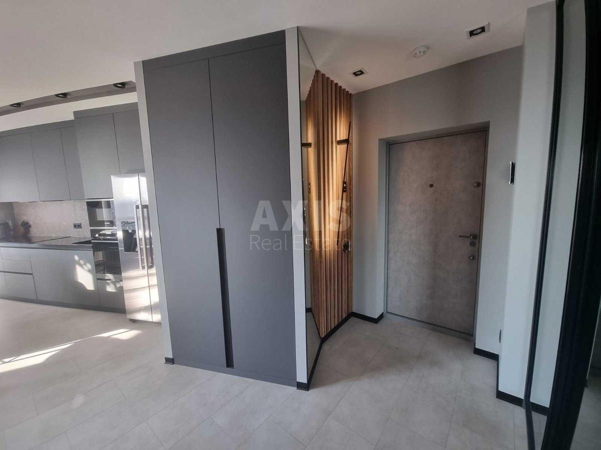 3k apartment vul. Lypkivs'kogo Vasylja Mytropolyta 16Г9