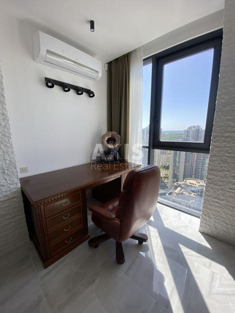 3k apartment vul. Dragomyrova Myhajla 4в5