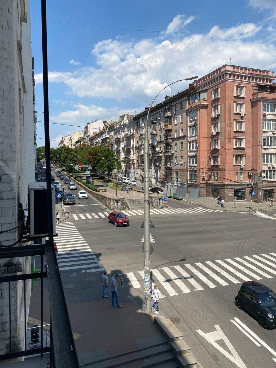 2k apartment vul. Tolstogo L'va 33