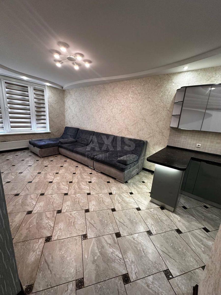 1k apartment nab. Dniprovs'ka 1812