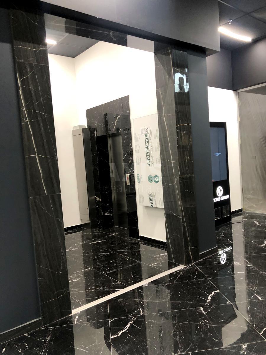 Office pr-t Bazhana Mykoly 17, 900m2593218