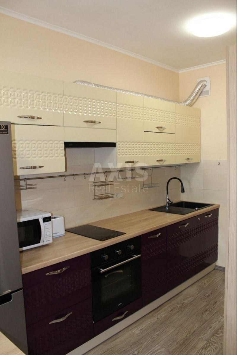 1k apartment vul. Revuc'kogo 40