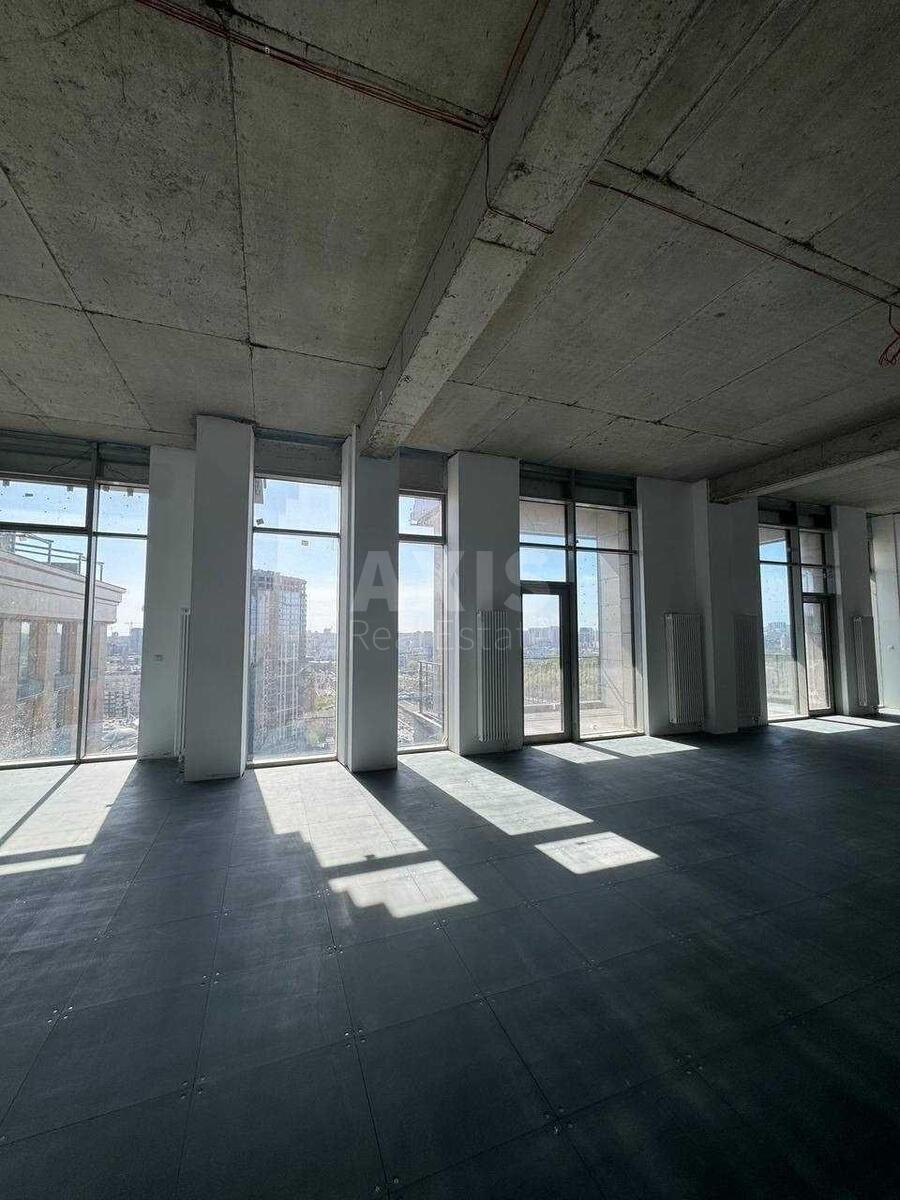 Office vul. Antonovycha 118, 412m25