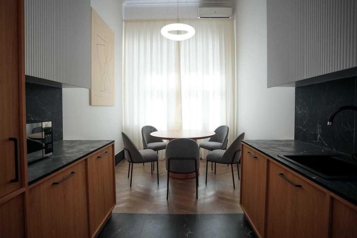 Office vul. Velyka Vasyl'kivs'ka 38, 100m29