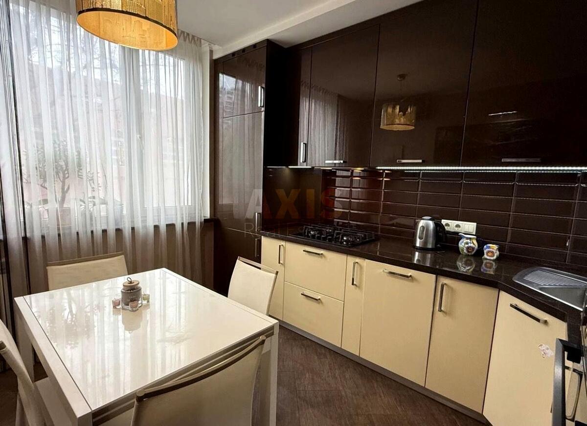 3k apartment vul. Dmytrivs'ka 2637790