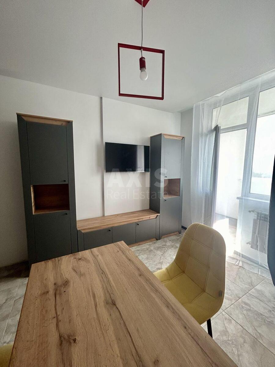 1k apartment vul. Strokacha Tymofija 90