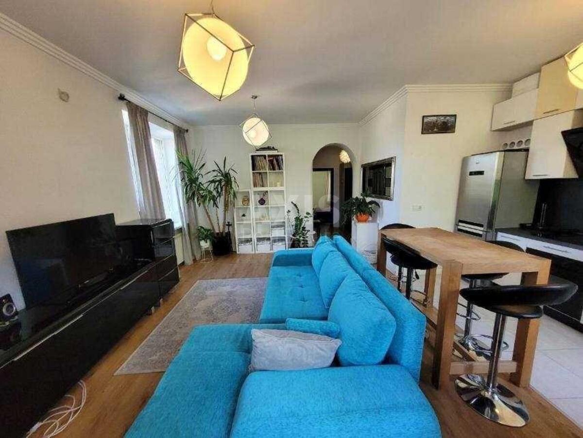 3k apartment vul. Olegivs'ka 44А0
