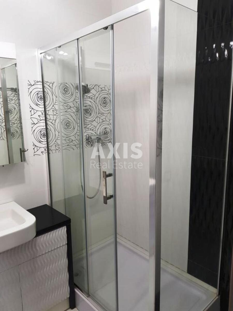 1k apartment vul. Dragomyrova Myhajla 208
