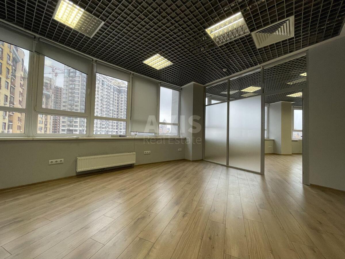 Office vul. Jevgena Konoval'cja 36Д, 830m2611430