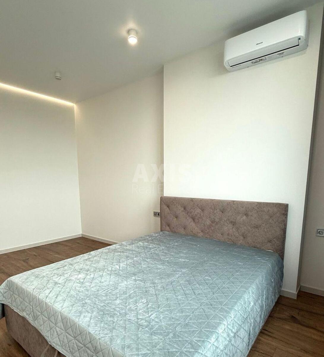 1k apartment pr-t Berestejskij 11609186