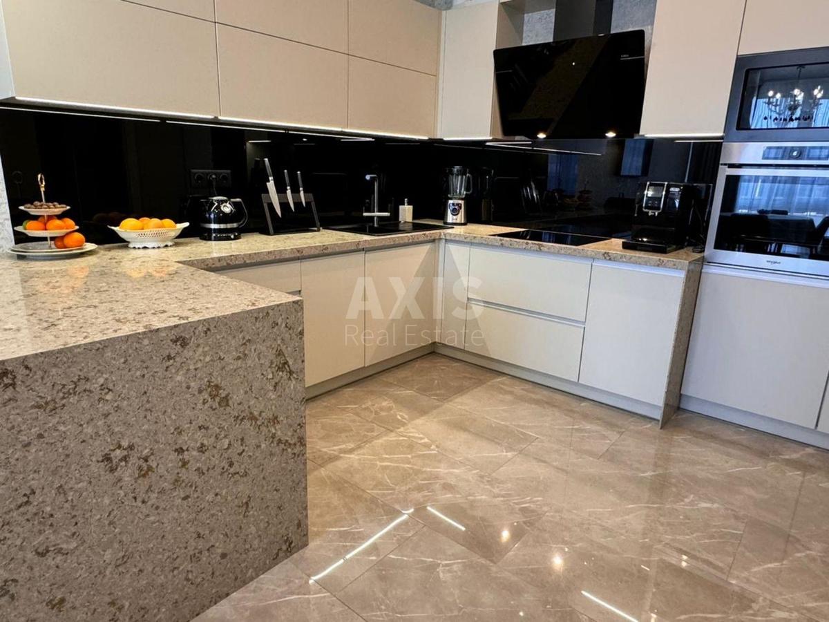 3k apartment vul. Zlatoustivs'ka 300
