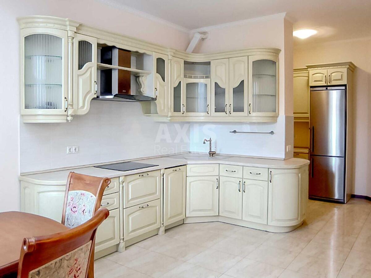 4k apartment vul. Kruglouniversytets'ka 3/5
