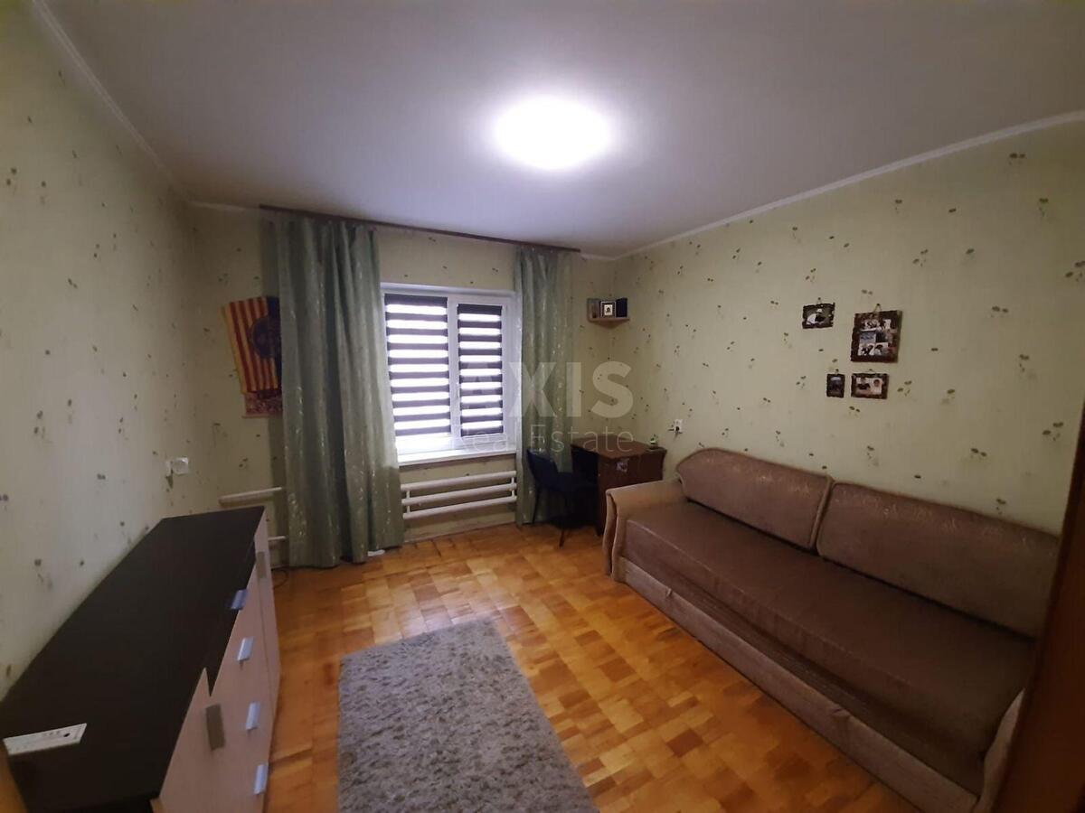 1k apartment vul. Sribnokil's'ka 143