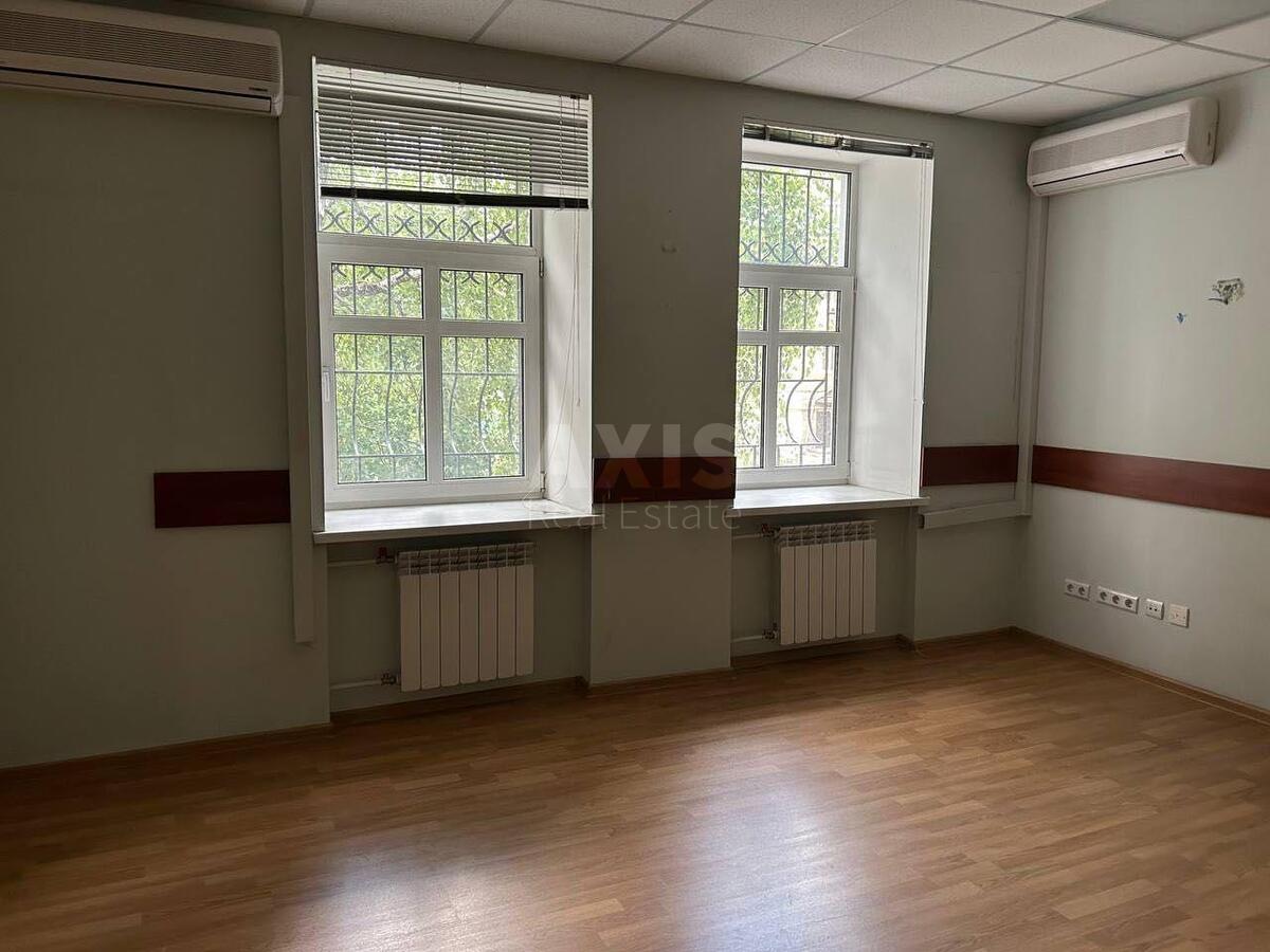 Office vul. Saksagans'kogo 111А, 697m26