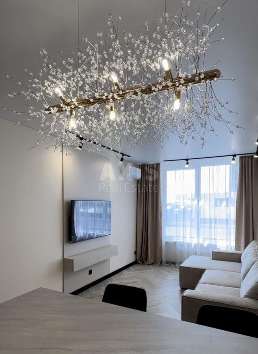 1k apartment nab. Dniprovs'ka 152