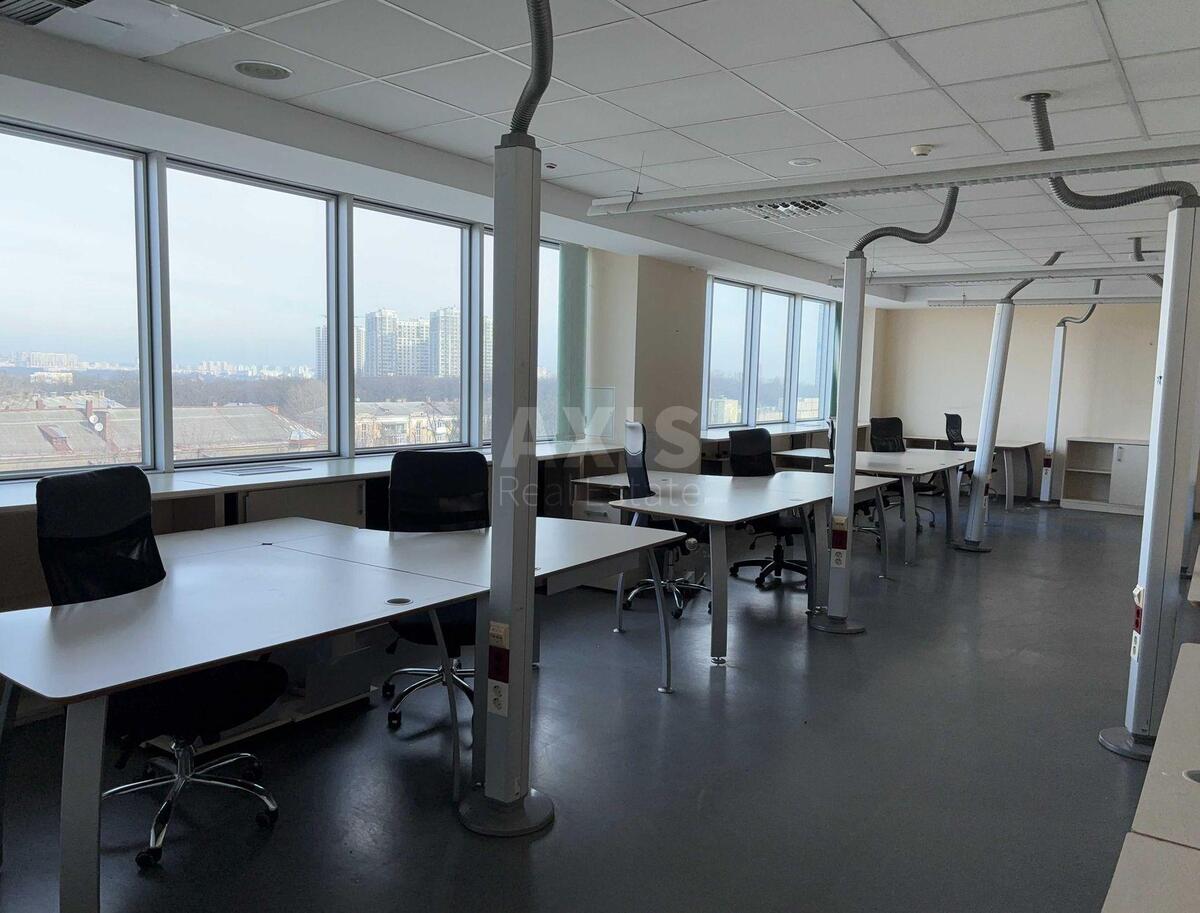 Office vul. Degtjarivs'ka 53, 400m28