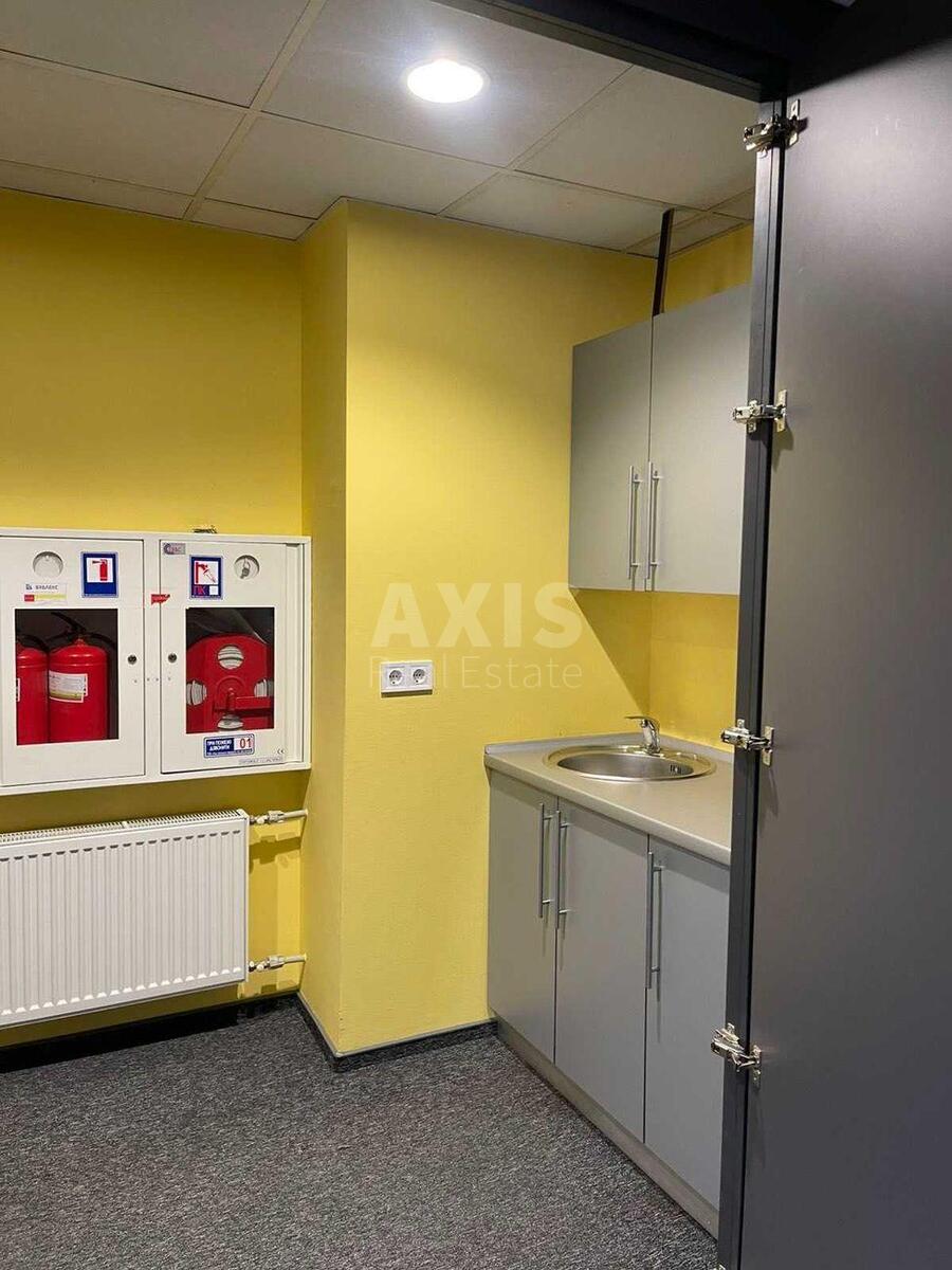 Office vul. Grinchenka Mykoly 4В, 184m23
