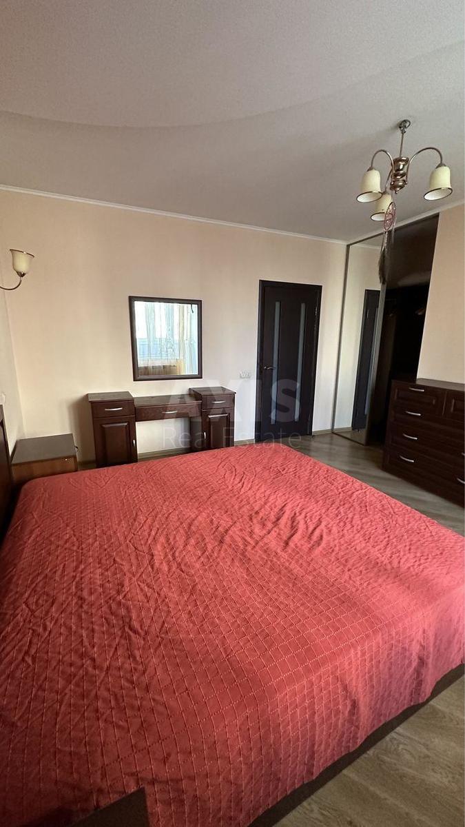 2k apartment nab. Dniprovs'ka 19А2