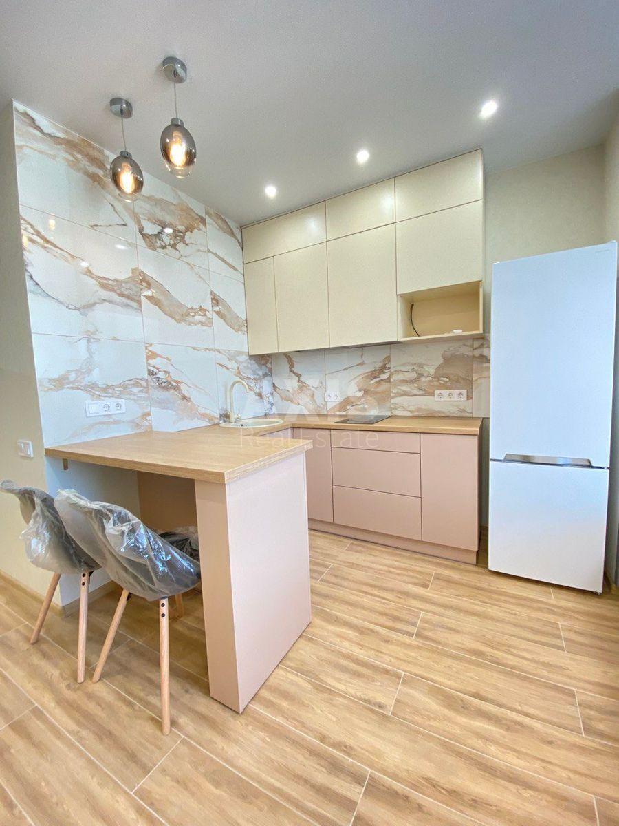 1k apartment vul. Rusovoi' Sofii' 5Б
