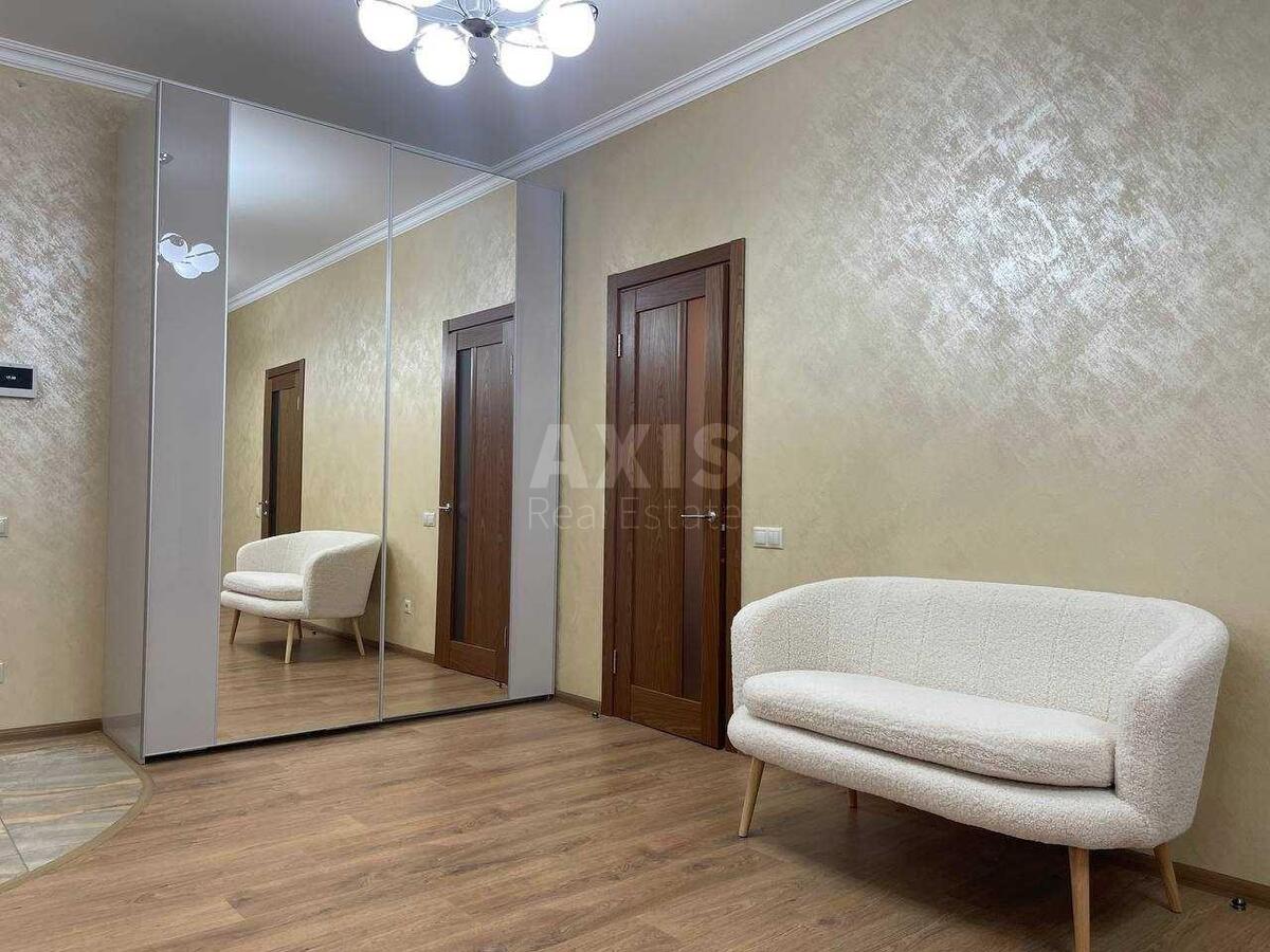 3k apartment vul. Glybochyc'ka 320