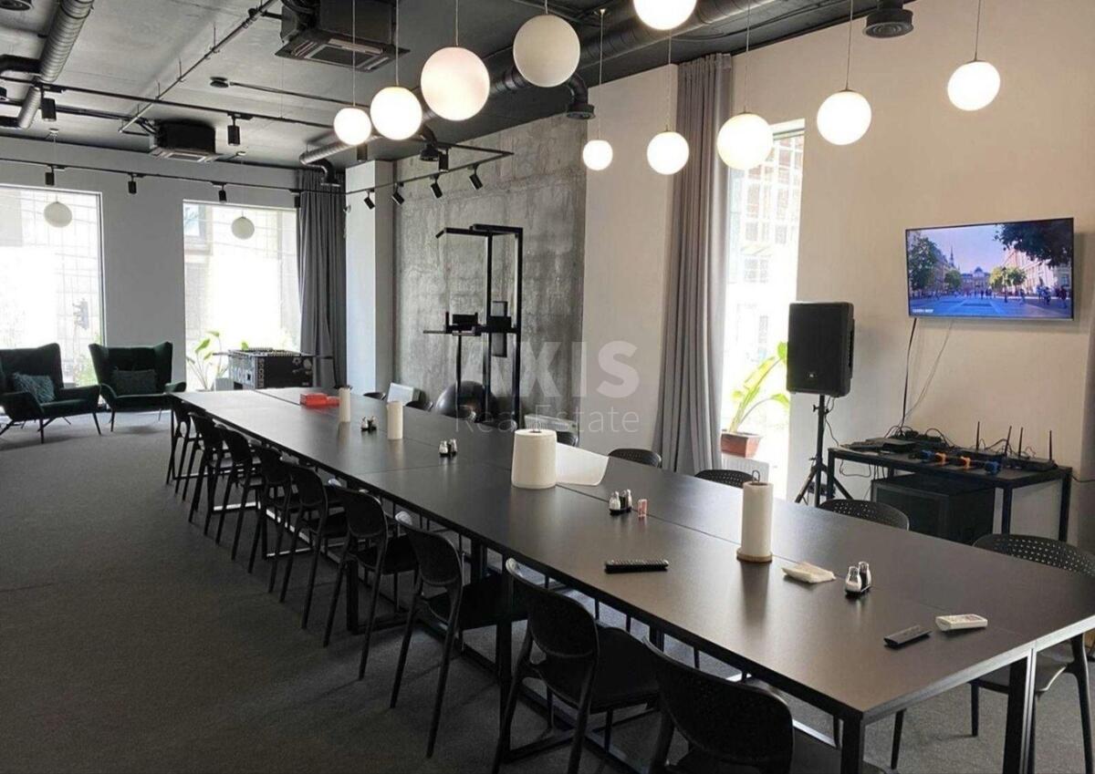 Office vul. Antonovycha 74, 680m2613613