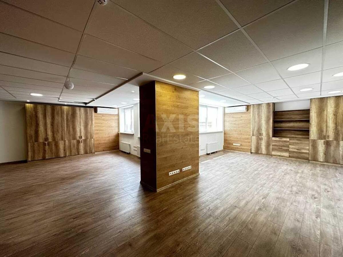 Офис бул. Дружбы Народов 19, 520м2