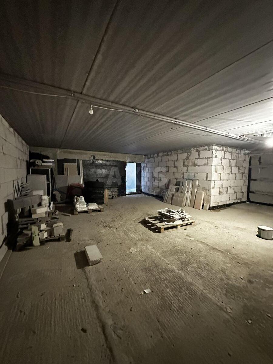 Service object vul. Osinnja 71, 70m25