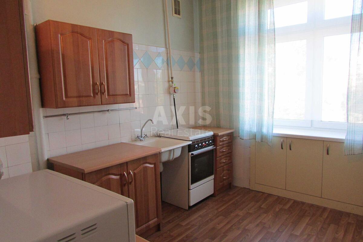 2k apartment vul. Volodymyrs'ka 190