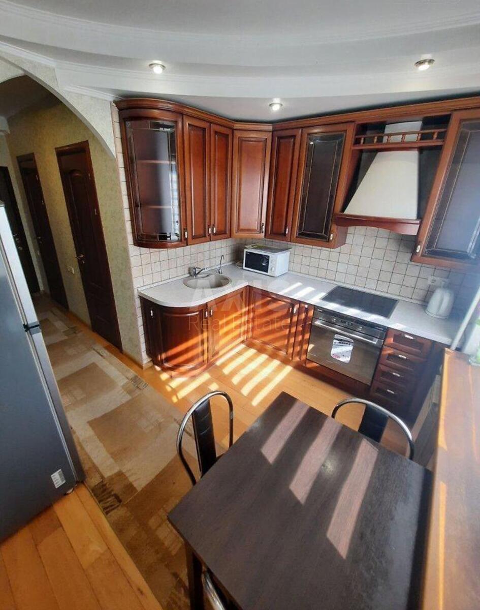1k apartment pr-t Glushkova Akademika 29566580