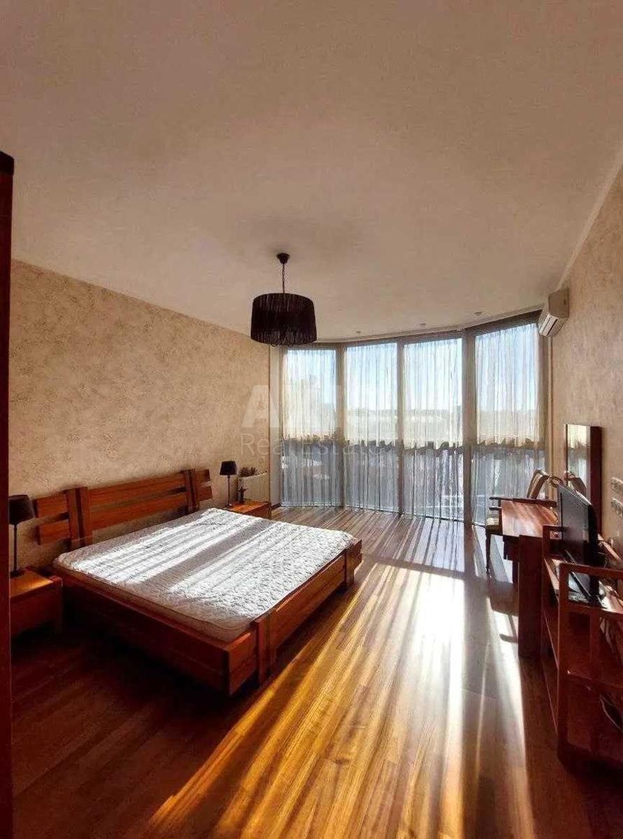 3k apartment uzv. Kudrjavs'kyj 3А1