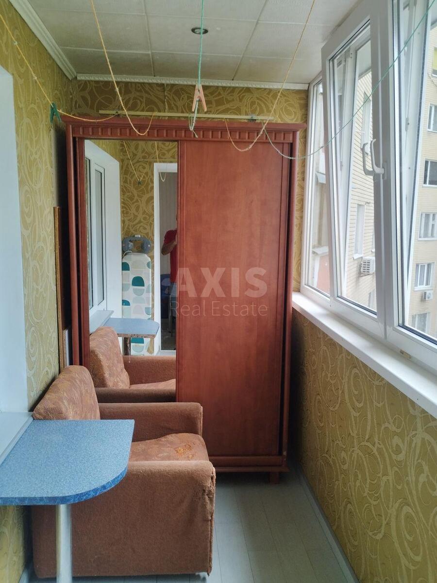 1k apartment vul. Urlivs'ka 9582444