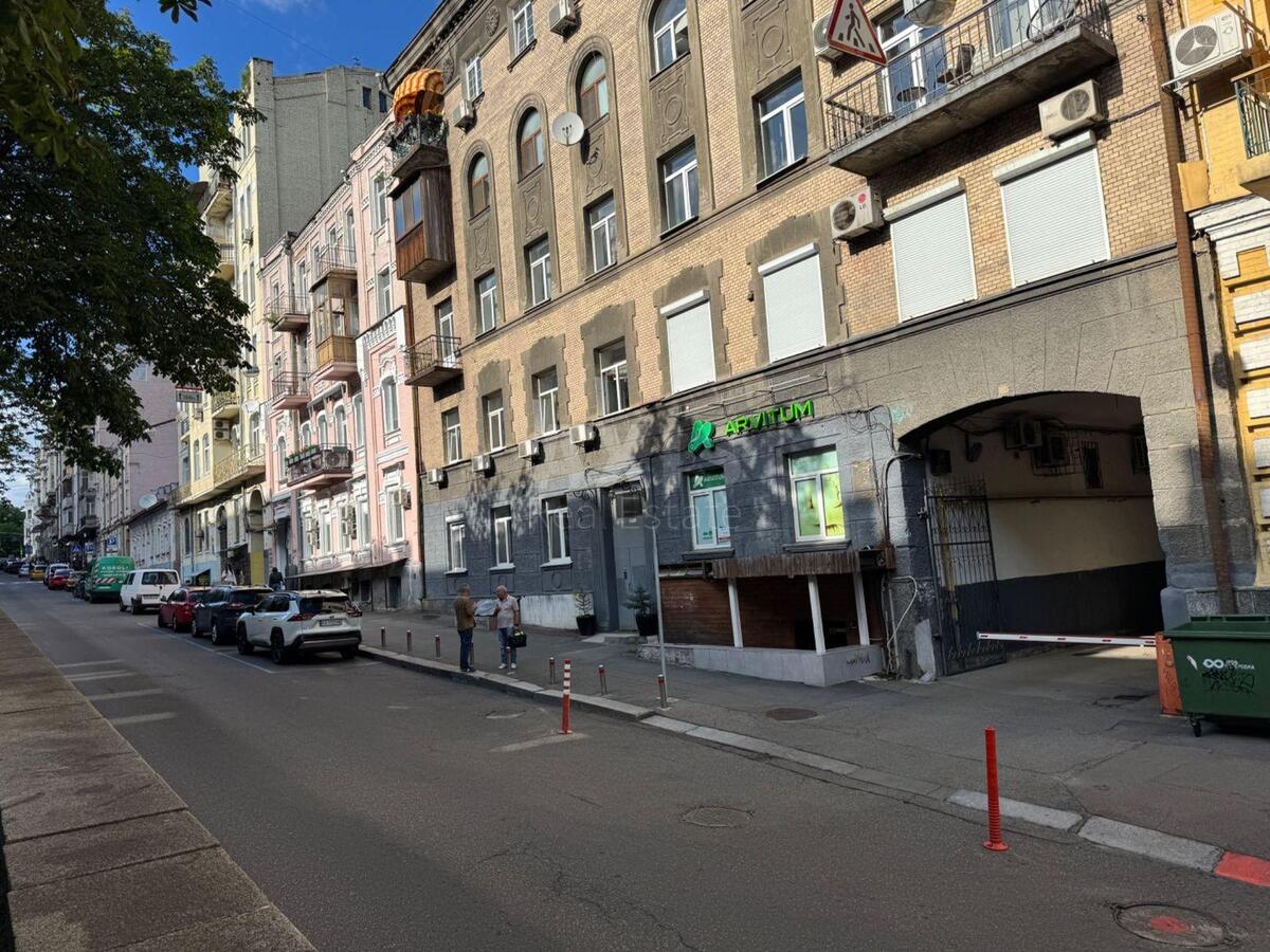 Объект торговли ул. Антоновича 13, 146м2581871