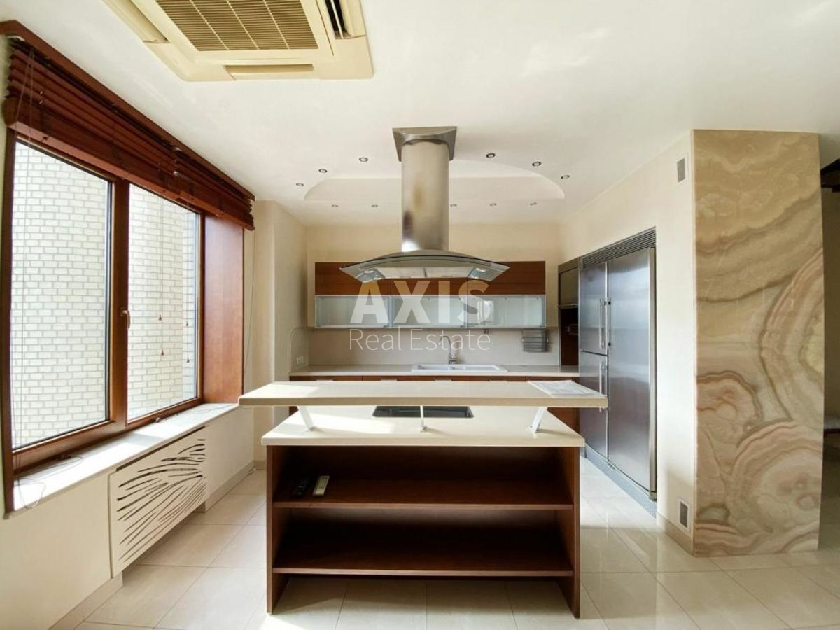 4k apartment vul. Nazarivs'ka 117