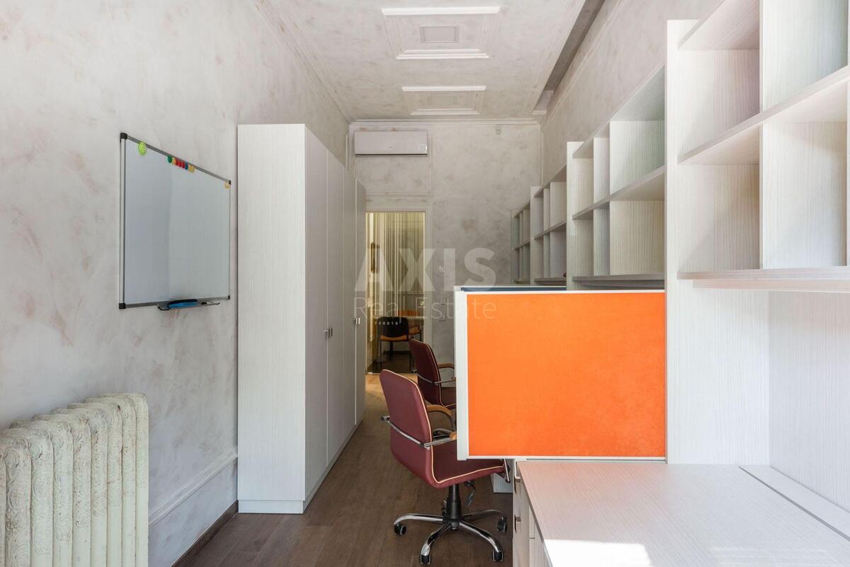 Office vul. Pushkins'ka 33, 109m28
