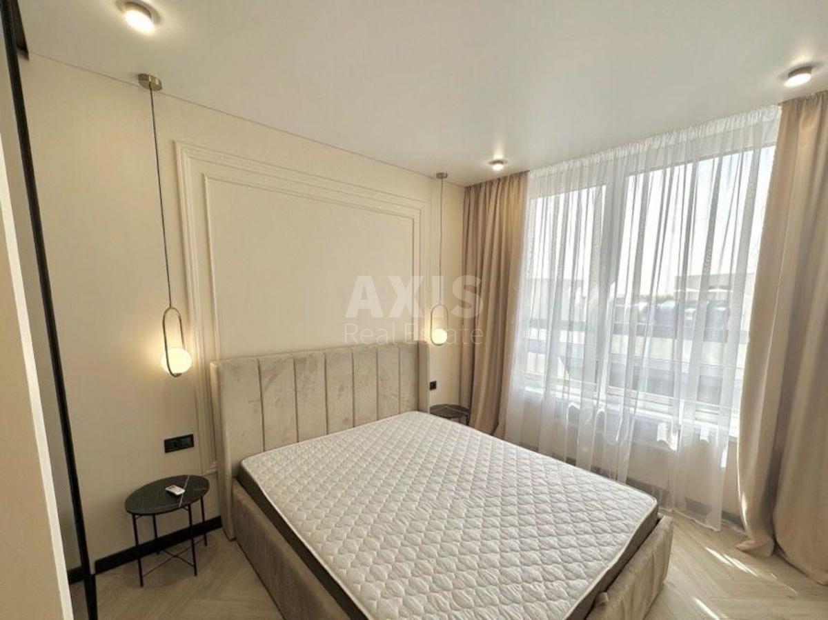 1k apartment nab. Dniprovs'ka 153