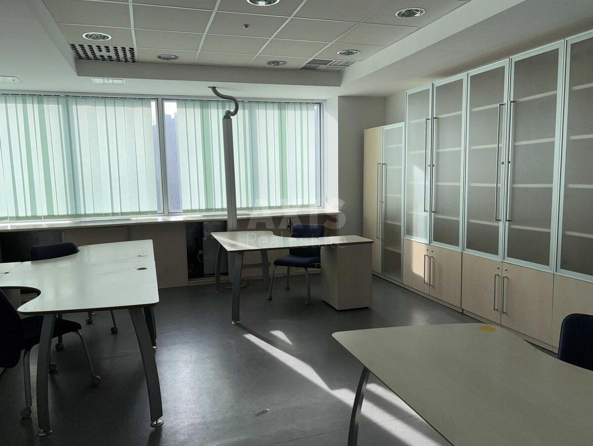 Office vul. Degtjarivs'ka 53, 400m29