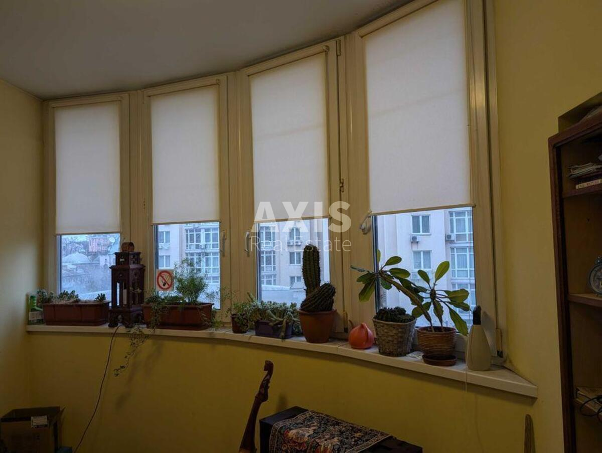 2k apartment vul. Dmytrivs'ka 699