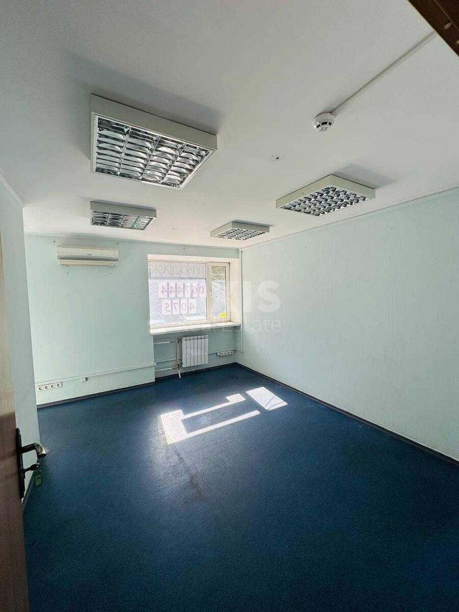 Trade object vul. Kurenivs'ka 15А, 725m27